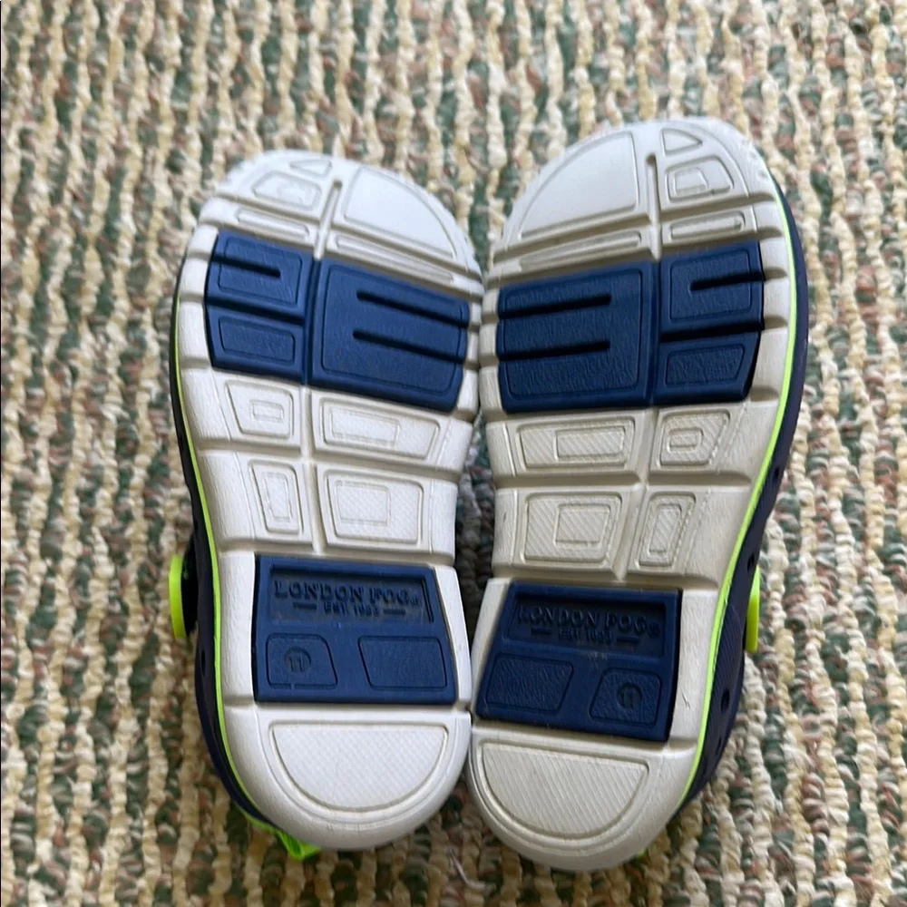 London Fog Blue and Green Water Shoes with Velcro Straps